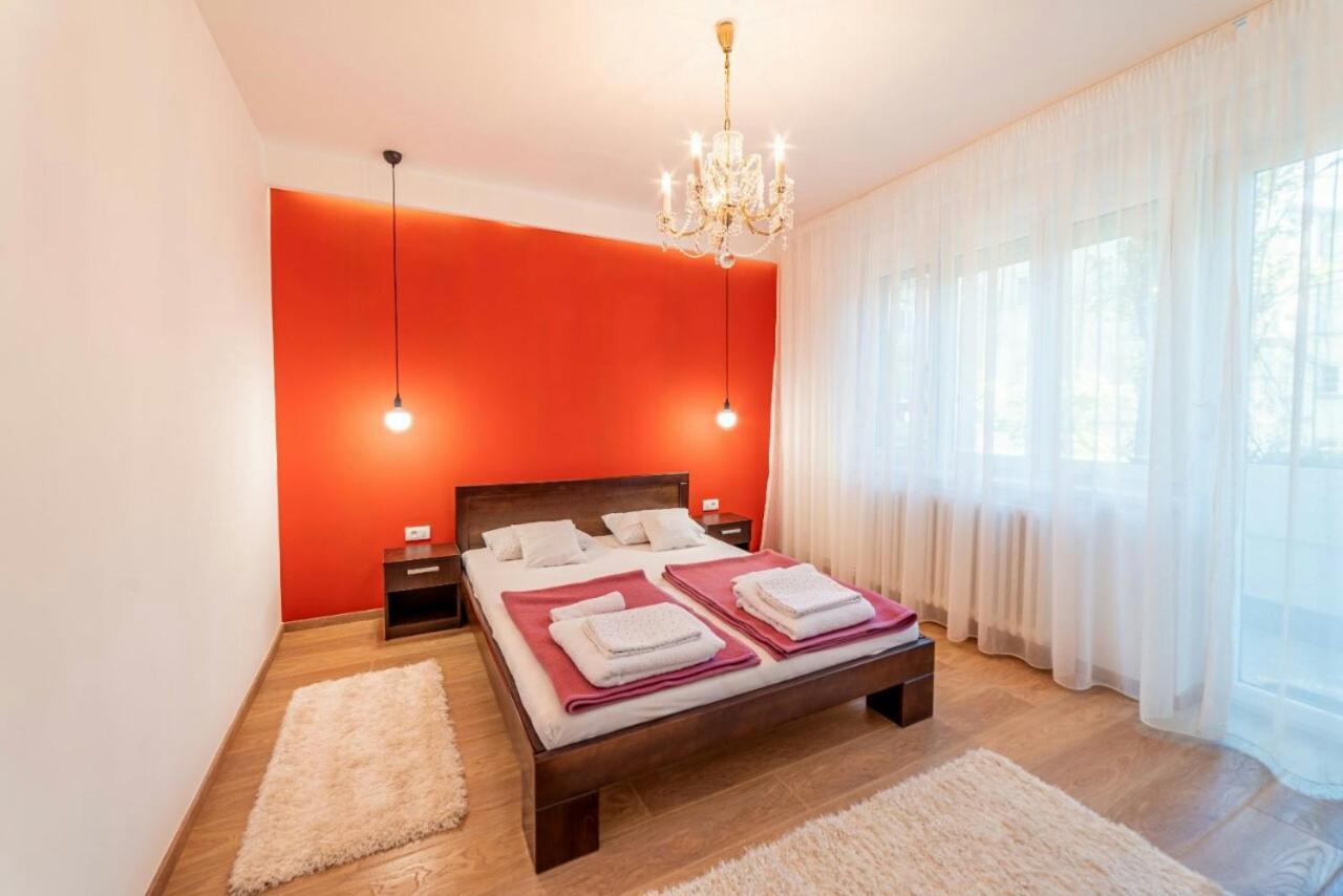 Appartamento Apartman Danube Lux Novi Sad Esterno foto